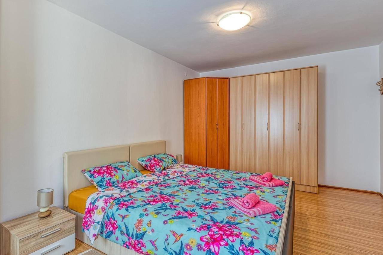 Apartment Gaby With Balcony Porec Ngoại thất bức ảnh