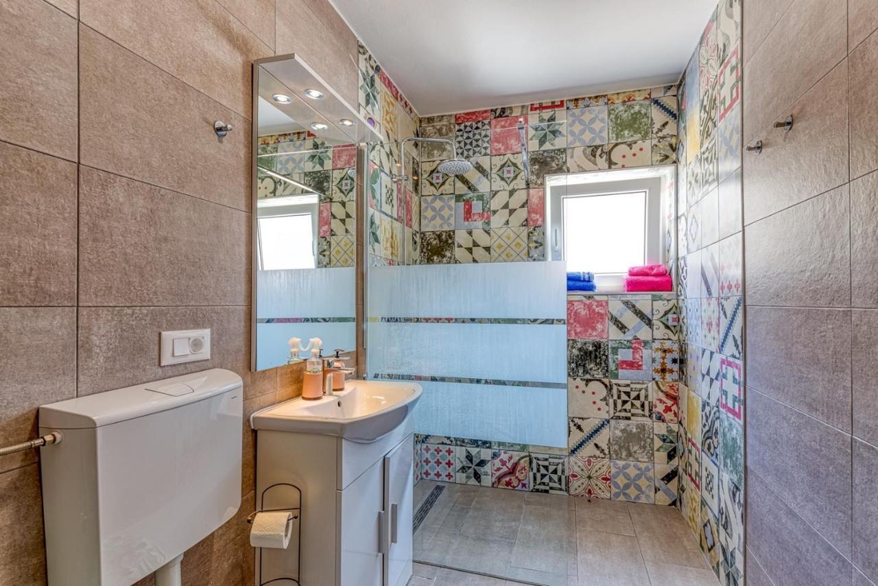 Apartment Gaby With Balcony Porec Ngoại thất bức ảnh